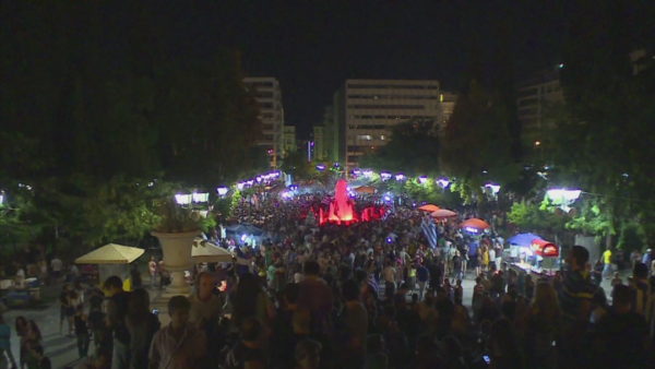 Πολιτική αντιπαράθεση για το δημοψήφισμα του 2015 – Για εργαλειοποίησή του κάνει λόγο η κυβέρνηση