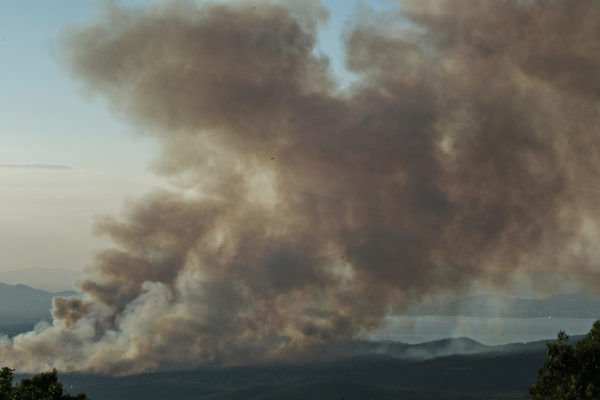 Φωτιά τώρα: Συναγερμός στο Αλιβέρι της Εύβοιας -Μήνυμα του 112 για ετοιμότητα