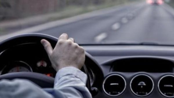 Απίστευτο: Οδήγησε 300 χιλιόμετρα και μετά κατάλαβε ότι ξέχασε την σύζυγό του