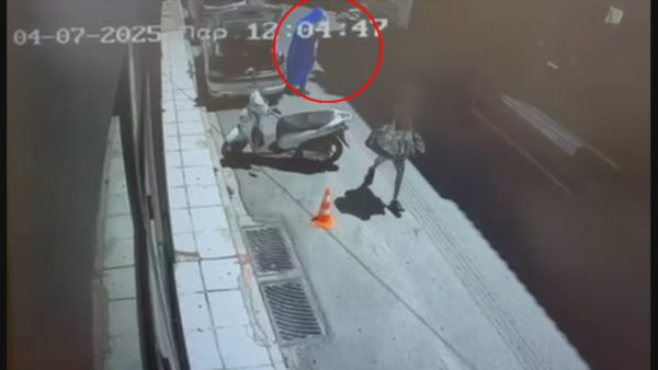 Δολοφονία καθηγητή στην Αγ. Παρασκευή: Βίντεο ντοκουμέντο με τον δράστη καλυμμένο με κουβέρτα να μπαίνει σε πολυτελές αυτοκίνητο