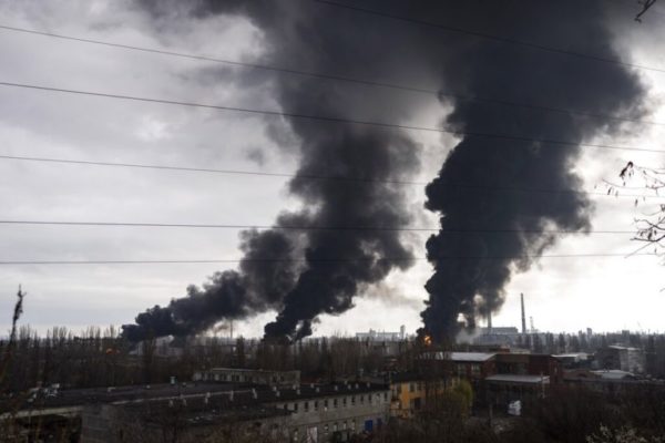 Ουκρανία: Τουλάχιστον ένας νεκρός και δυο τραυματίες στο Κίεβο από τη νυχτερινή επιδρομή της Ρωσίας