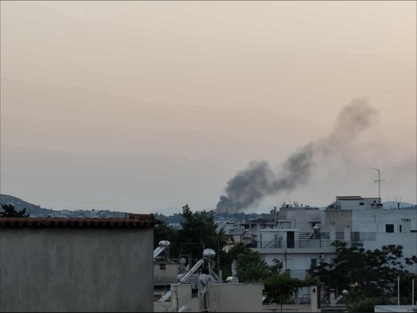 Υπό έλεγχο η φωτιά στο λόφο της Φιλοθέης