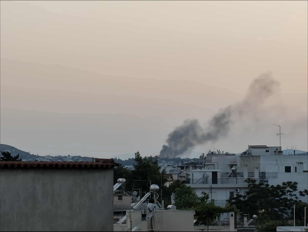 Υπό έλεγχο η φωτιά στο λόφο της Φιλοθέης