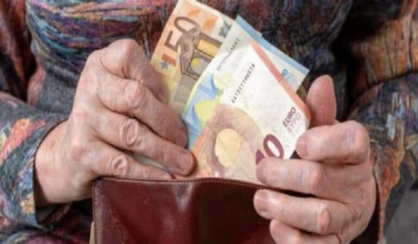 Κοινή πρωτοβουλία με Νέα Αριστερά για επαναφορά 13ης σύνταξης και κατάργηση εισφοράς αλληλεγγύης