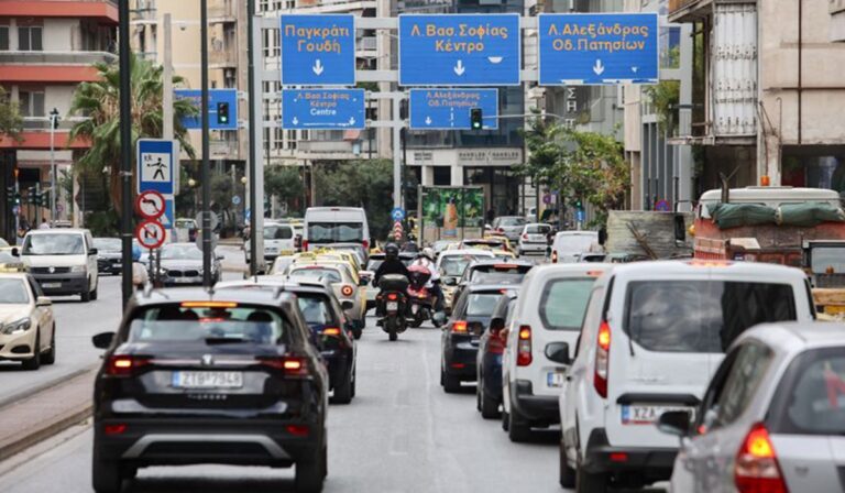 Νέος Κ.Ο.Κ.: Πάνω από 2.500 παραβάσεις την τρίτη εβδομάδα της εκστρατείας «Μηδενική ανοχή στη μη χρήση κράνους»