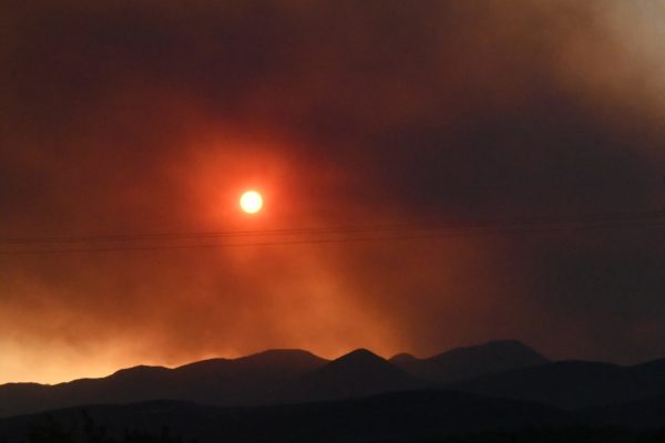 Διακομίστηκαν στο Γενικό Νοσοκομείο Κορίνθου δύο πυροσβέστες που επιχειρούσαν στην πυρκαγιά στον Φενεό