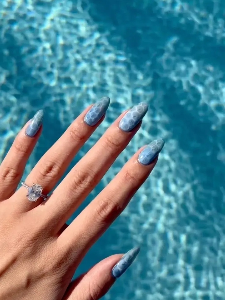 Pool nails: Η κατάλληλη στιγμή για το απόλυτο trend πριν τις καλοκαιρινές διακοπές