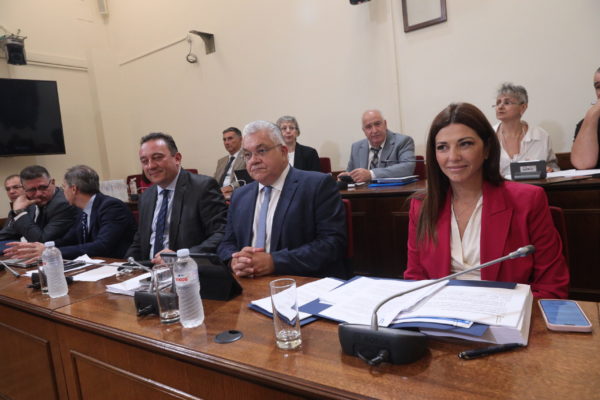 Ζαχαράκη για την Ιερά Μονή Σινά: Μετά από 15 αιώνες αποκτά νομική προσωπικότητα στην Ελλάδα – Αποφασιστική στήριξη και στο Πατριαρχείο Αντιοχείας
