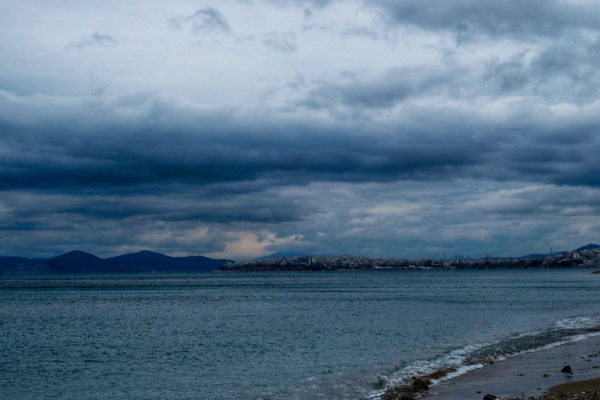 Κοριτσάκι δυο ετών ξεβράστηκε σε παραλία στο Παλαιό Φάληρο