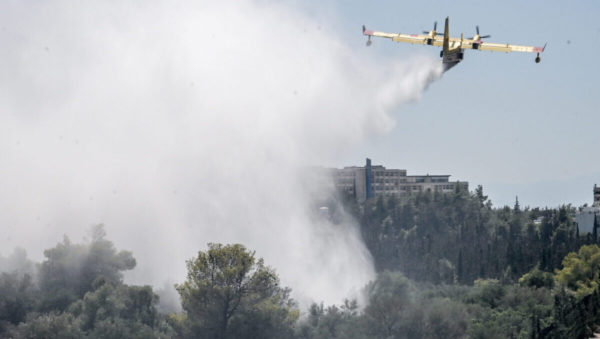 Φωτιά στην Πολυτεχνειούπολη Ζωγράφου: Εξετάζεται το ενδεχόμενο εμπρησμού – Καταγγελίες για δύο παράλληλες εστίες