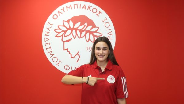 Στον Ολυμπιακό η Σιαπλαούρα