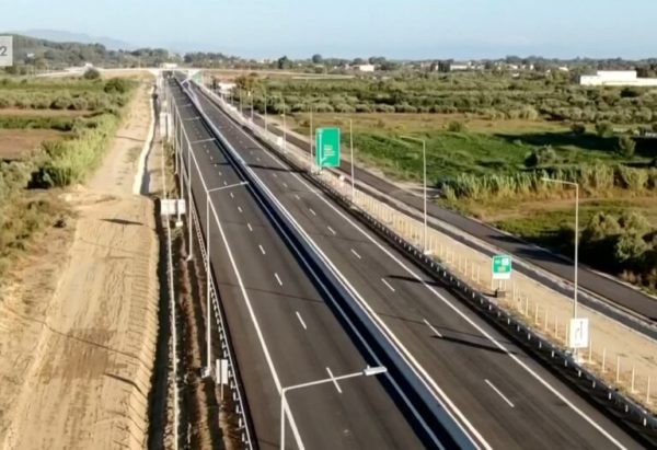 Στην κυκλοφορία θα δοθεί στις 12:00 ο αυτοκινητόδρομος Πατρών – Πύργου: «Διορθώνουμε μία διαχρονική αδικία» δήλωσε ο Πρωθυπουργός