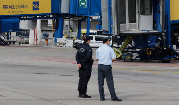 Συνελήφθη διεθνώς διωκόμενος υπήκοος Αυστραλίας για υπόθεση ανθρωποκτονίας και εμπρησμού στο «Ελ. Βενιζέλος»