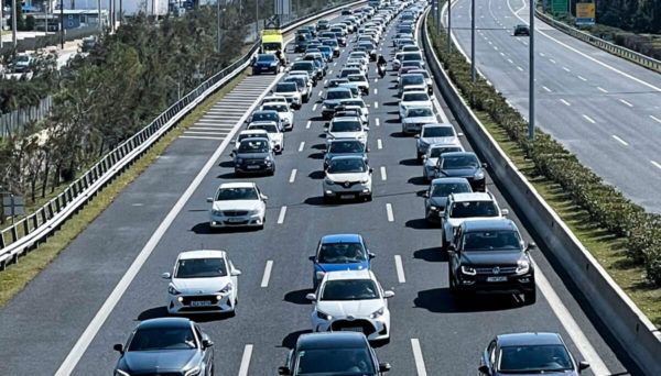 Ασπρόπυργος: Άνοιξε η αριστερή λωρίδα στην Αττική Οδό μετά την σύγκρουση οχημάτων – Καθυστερήσεις άνω των 30 λεπτών στο ρεύμα προς Ελευσίνα