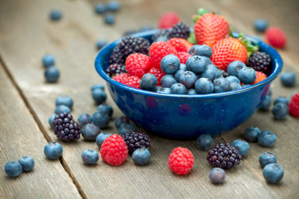 3 superfoods που θα σου χαρίσουν επίπεδη κοιλιά πριν την παραλία
