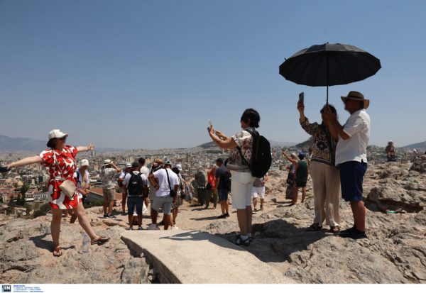 Καιρός: Καταιγίδες στη Μακεδονία, καλοκαίρι στην υπόλοιπη χώρα – Πρόγνωση από τον Π. Γιαννόπουλο