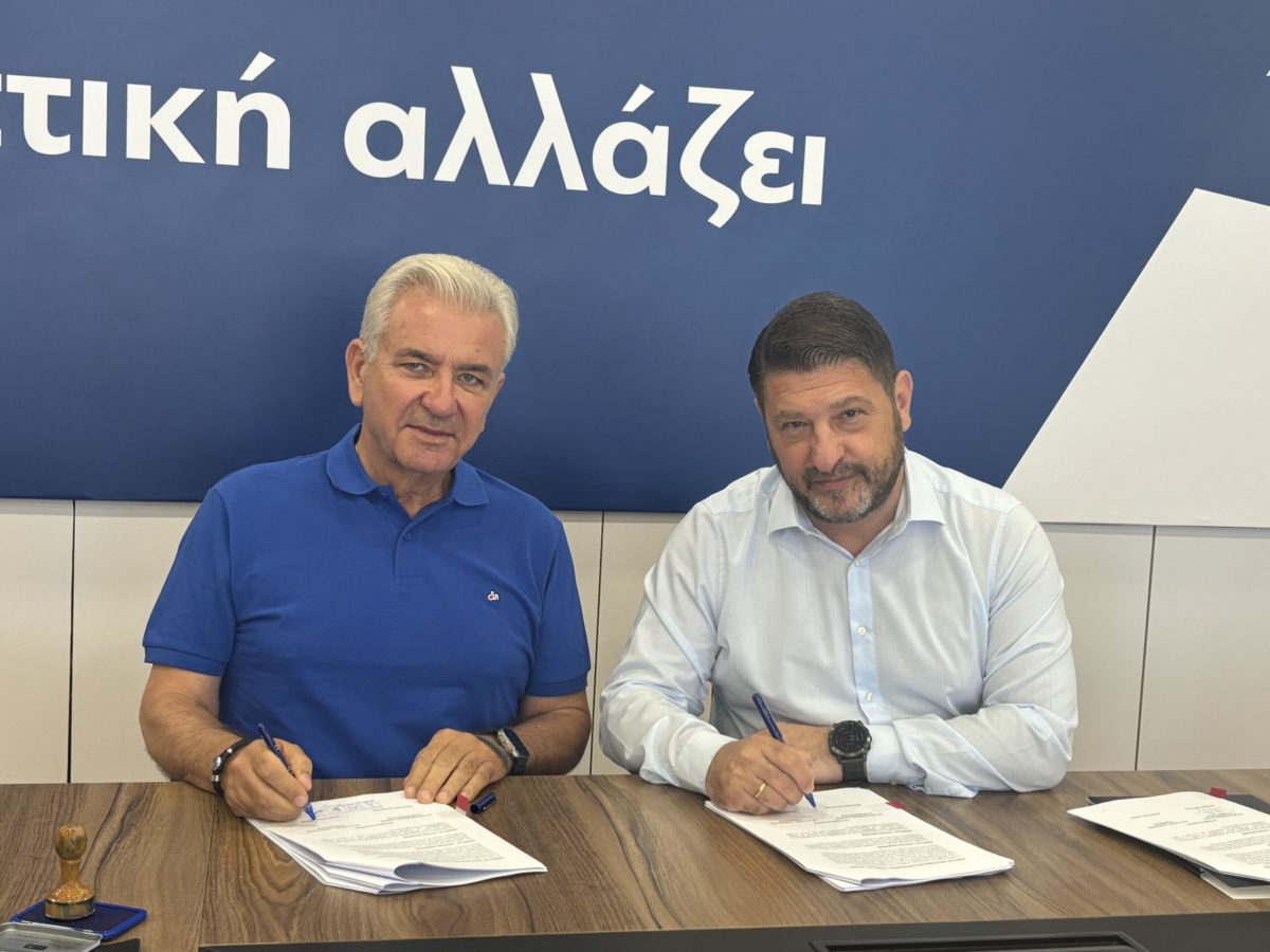 Υπέγραψαν σύμβαση για την ανακατασκευή του δημοτικού γυμναστηρίου Λαυρεωτικής με επένδυση 6 εκατ. ευρώ- Νίκος Χαρδαλιάς και ο Δήμαρχος Λαυρεωτικής Δημήτρης Λουκάς