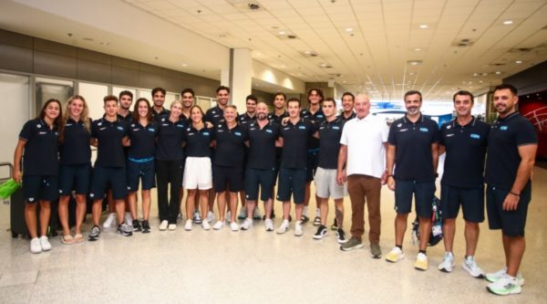 Επέστρεψε η αποστολή από τη Σιγκαπούρη