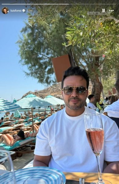 Luis Fonsi: Στη Μύκονο ο τραγουδιστής του «Despacito»