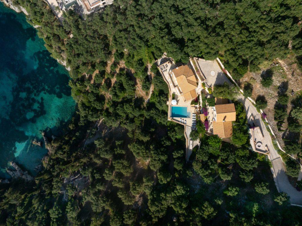 Ακίνητα: Ισχυρή ζήτηση για πολυτελή ακίνητα στην Ελλάδα, λέει η Greece Sotheby’s