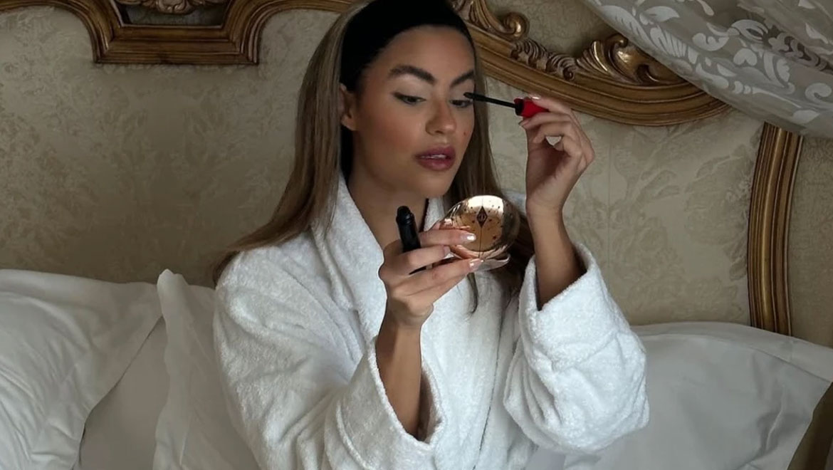 Με αυτό το trick θα εφαρμόζετε πάντα εύκολα το eyeliner