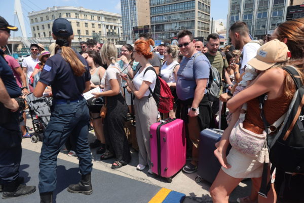Κορυφώνεται η έξοδος των αδειούχων με όλα τα μέσα – Άρση του απαγορευτικού απόπλου