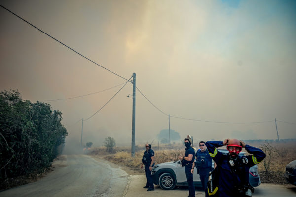 Δύο συλλήψεις υπαλλήλων του ΔΕΔΔΗΕ για την πυρκαγιά στην Κερατέα