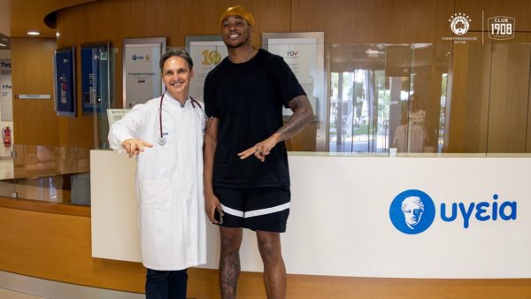 Πέρασε από ιατρικές εξετάσεις ο Χολμς (pics)