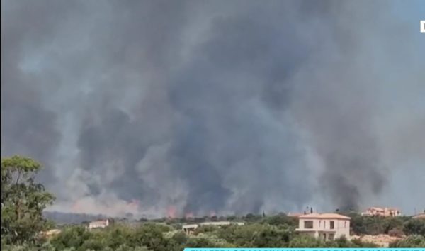 «Υπό έλεγχο η πυρκαγιά στην Κεφαλονιά – Μόνο μικρές αναζωπυρώσεις» – Καθησυχαστικός ο πρόεδρος της Κοινότητας Φαρακλάτων