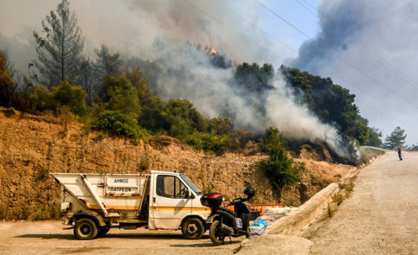 Υψηλός κίνδυνος πυρκαγιάς αύριο Κυριακή (17/8) σε Αττική, Εύβοια – Ποιες άλλες περιοχές κινδυνεύουν