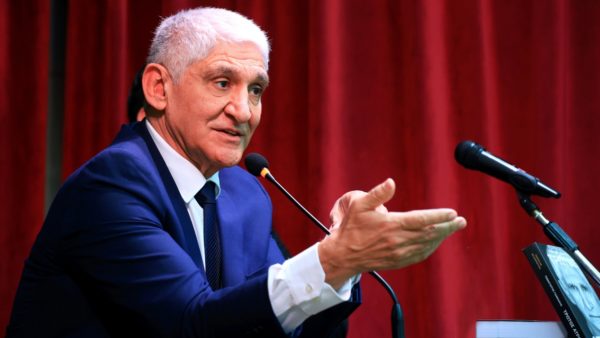Γιαννάκης στην ΕΡΑ ΣΠΟΡ: «Να προσπαθούμε μέχρι το τελευταίο δευτερόλεπτο, ο Γιάννης προσφέρει σημαντικά και στην άμυνα» (audio)