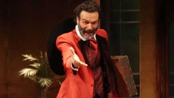 Θανάσης Ευθυμιάδης: Επιστρέφει στο θεατρικό σανίδι – «Ένα μεγάλο μέρος αποστολής μου είναι να ψυχαγωγώ τον κόσμο»
