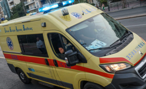 Νεκρός 25χρονος σε πισίνα δωματίου στη Μύκονο, χαροπαλεύει 23χρονος – Βρέθηκαν στο σημείο σύνεργα ναρκωτικών