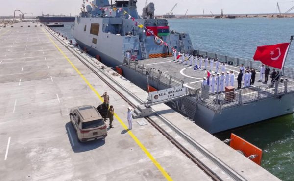 Στη Βεγγάζη τουρκική στρατιωτική αποστολή και ο αρχηγός της ΜΙΤ