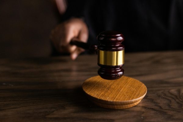 Αυστραλία-Ισραήλ-Ιράν: Ενώπιον δικαστηρίου παρουσιάστηκε ο ύποπτος για την πυρπόληση συναγωγής – Τι λέει το Ισραήλ