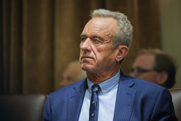 Η διευθύντρια των CDC, Μονάρεζ αποπέμπεται από τον Ντόναλντ Τραμπ, λίγες εβδομάδες αφού ανέλαβε
