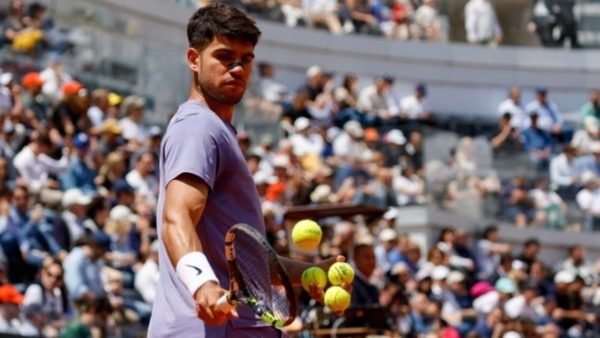 Αλκαράθ και Σαμπαλένκα συνεχίζουν στο US Open