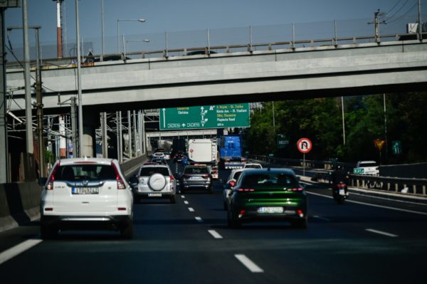 ΚΙΝΗΣΗ ΣΤΗΝ ΑΤΤΙΚΗ ΟΔΟ ΚΑΙ ΣΤΑ ΔΙΟΔΙΑ ΤΗΣ ΕΛΕΥΣΙΝΑΣ (ΜΙΧΑΛΗΣ ΠΑΠΑΝΙΚΟΛΑΟΥ/EUROKINISSI)