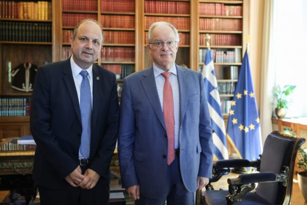 Συνάντηση του ΠτΔ, Κωνσταντίνου Τασούλα, με τον πρύτανη του ΑΠΘ Κυριάκο Αναστασιάδη
