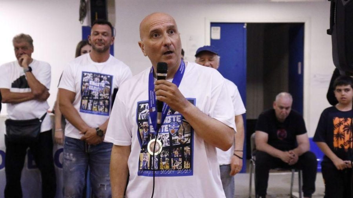 Παπαδόπουλος: «Στο Αιγάλεω θα κοιτάξουμε να τους διαψεύσουμε όλους, να αφήσουμε την Εθνική ομάδα να δουλέψει»