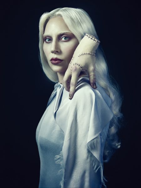 Lady Gaga: Εισβάλει στην τηλεοπτική σειρά «Wednesdey» με goth beauty look