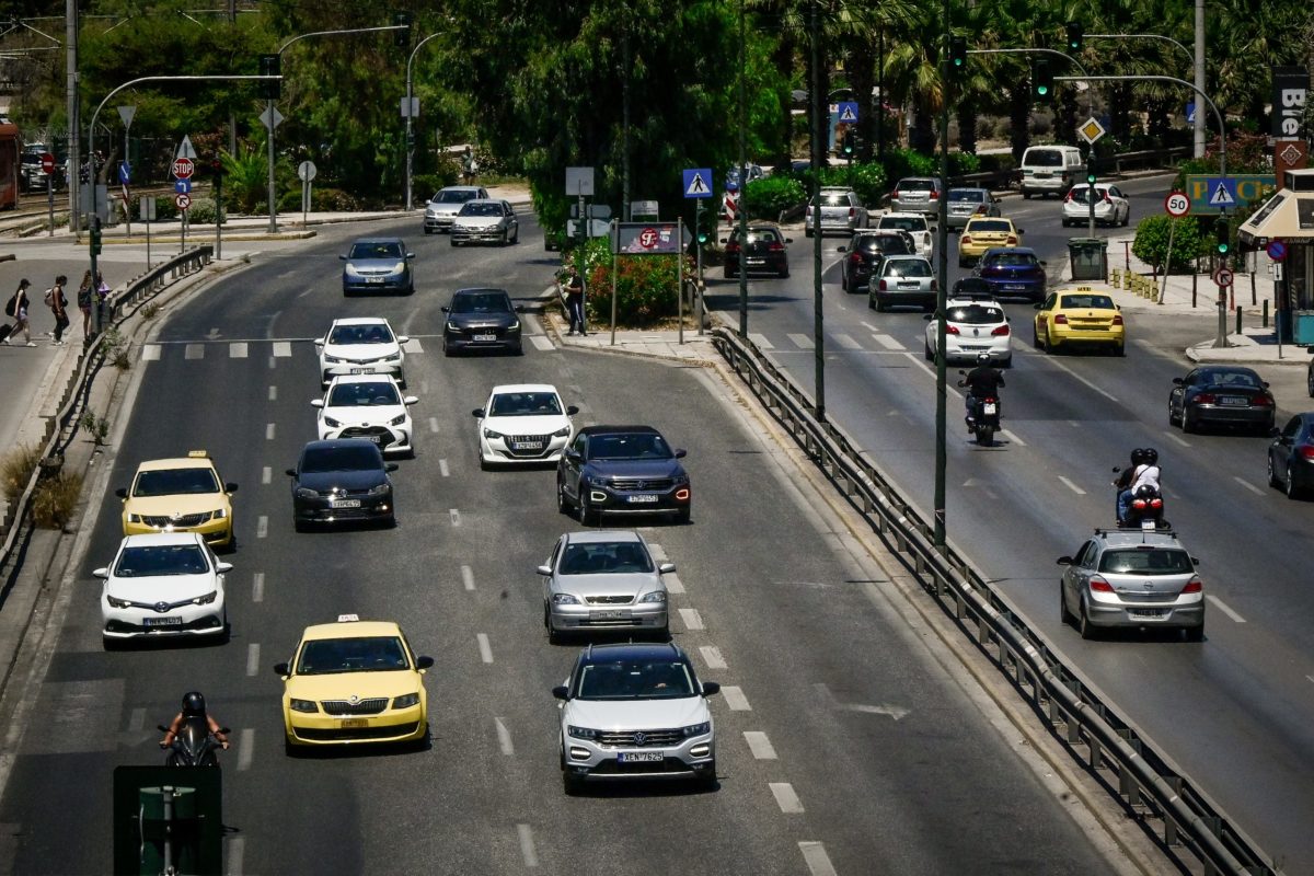 Μόνο το 54% των Ελλήνων οδηγών φορά ζώνη ασφαλείας – Αυξάνεται η χρήση κινητού τηλεφώνου κατά την οδήγηση