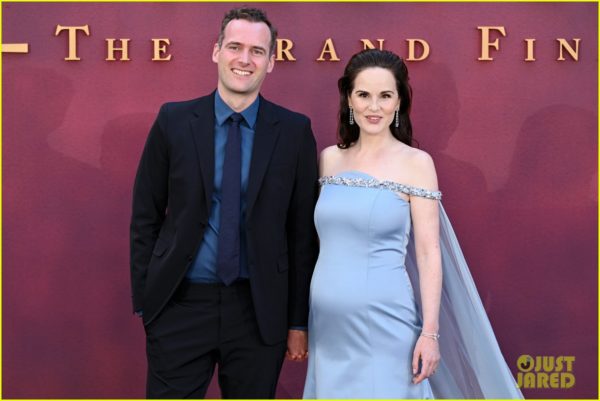 Michelle Dockery: Έγκυος στο πρώτο της παιδί – Η αποκάλυψη στην πρεμιέρα του «Downton Abbey»