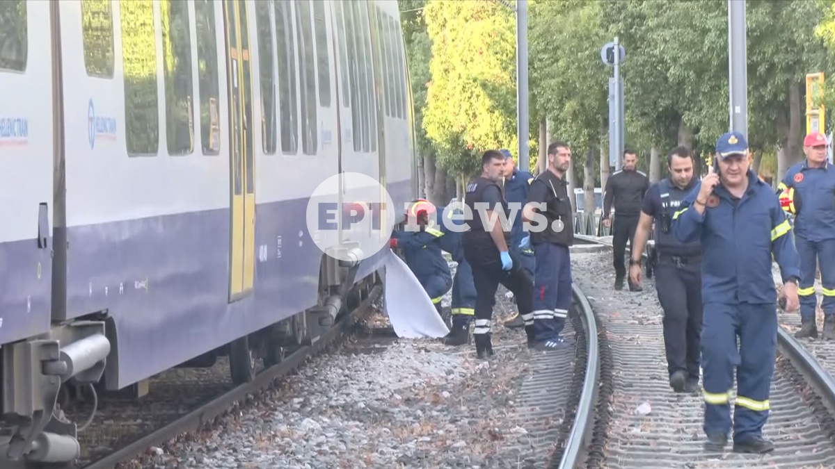 Συρμός του προαστιακού παρέσυρε πεζό και τον τραυμάτισε θανάσιμα στο Μεταξουργείο – Επιχείρησε να διασχίσει κάθετα τις γραμμές