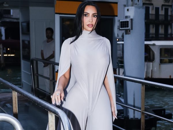Kim Kardashian: Η νέα τάση στα νύχια της που μας διχάζει