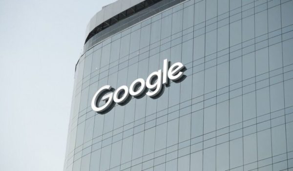 Απειλή Τραμπ για νέους δασμούς στην Ευρώπη λόγω του προστίμου στη Google