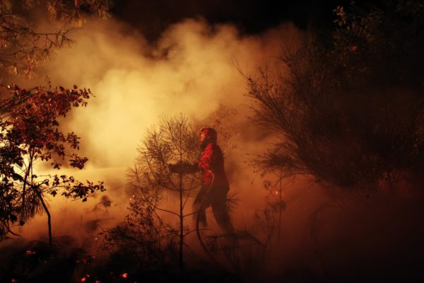 Πυρκαγιές στην Ιβηρική: Πάνω από 700 πυροσβέστες στα μέτωπα στην Πορτογαλία – Συνολικά κάηκαν 2.540.000 στρέμματα