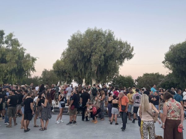 Ηράκλειο: Πλήθος κόσμου σε συγκέντρωση για τα Τέμπη