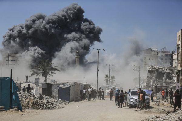 Γάζα: Ο στρατός του Ισραήλ κατέστρεψε κι άλλη πολυώροφη πολυκατοικία