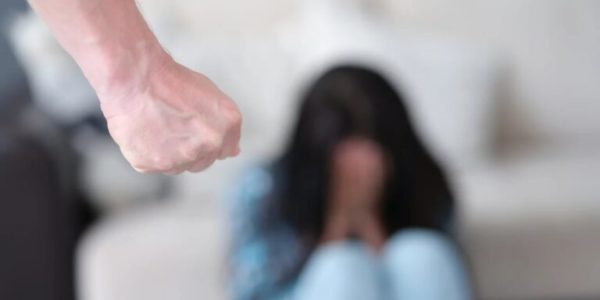 Τήνος: Συνελήφθη 42χρονος αλλοδαπός για ενδοοικογενειακή βία